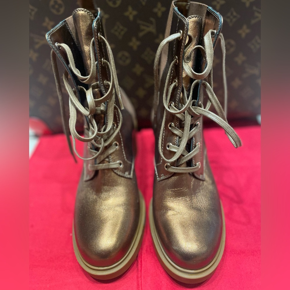 **Authentic* Gorgeous GIANVITO ROSSI Boots…size 40